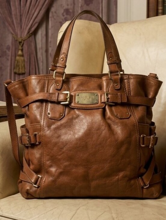 Michael Kors Handbags - Michael Kors Gansevoort Large Leather Tote